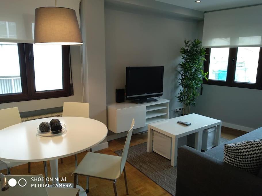Moderno Apartamento En El Centro. El Carmen Wifi Хихон Екстериор снимка